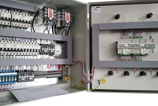 Дверца шкафа