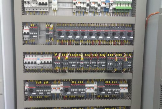 Внутренний вид щита управления