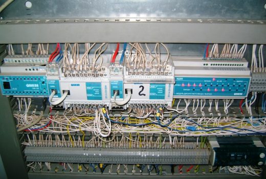 Пульт с компонентами автоматики