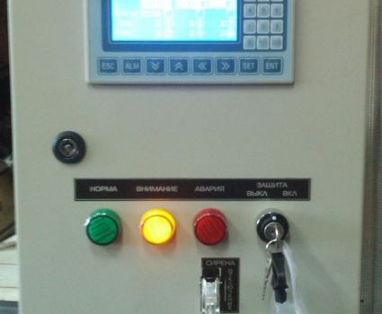 Передняя панель шкафа управления