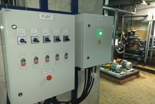 Шкафы управления линией в большом подвале