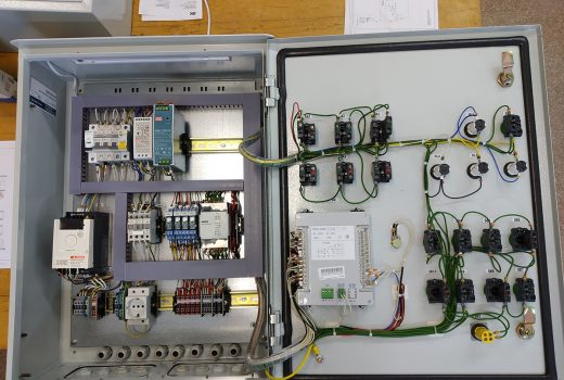 Шкаф управления внутри