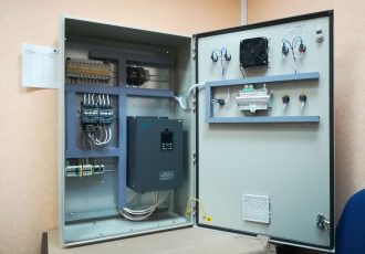 Шкаф управления насосом повышения давления