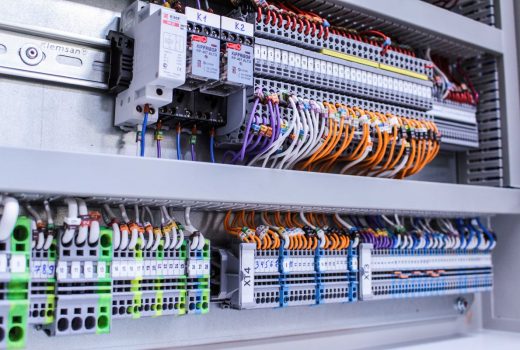 Интерфейсные реле и клеммный ряд подключения внешних устрйств